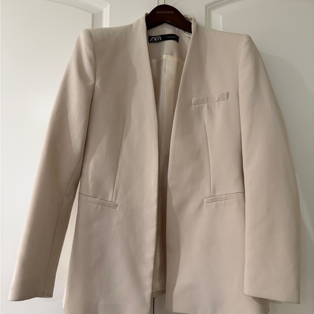 Zara Women's Blazer in Cream